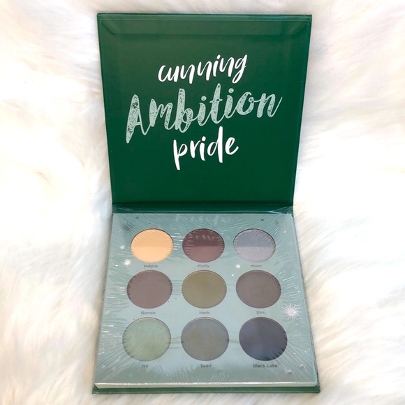 Harry Potter Slytherin House Eyeshadow Palette - Picture 2 of 8